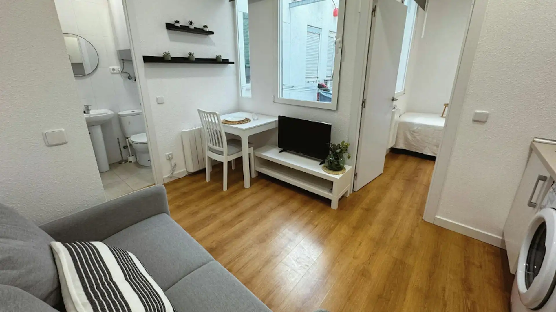 Schlafzimmer von Wohnung zur Miete in Madrid mit Heizung, Möbliert und Waschmaschine