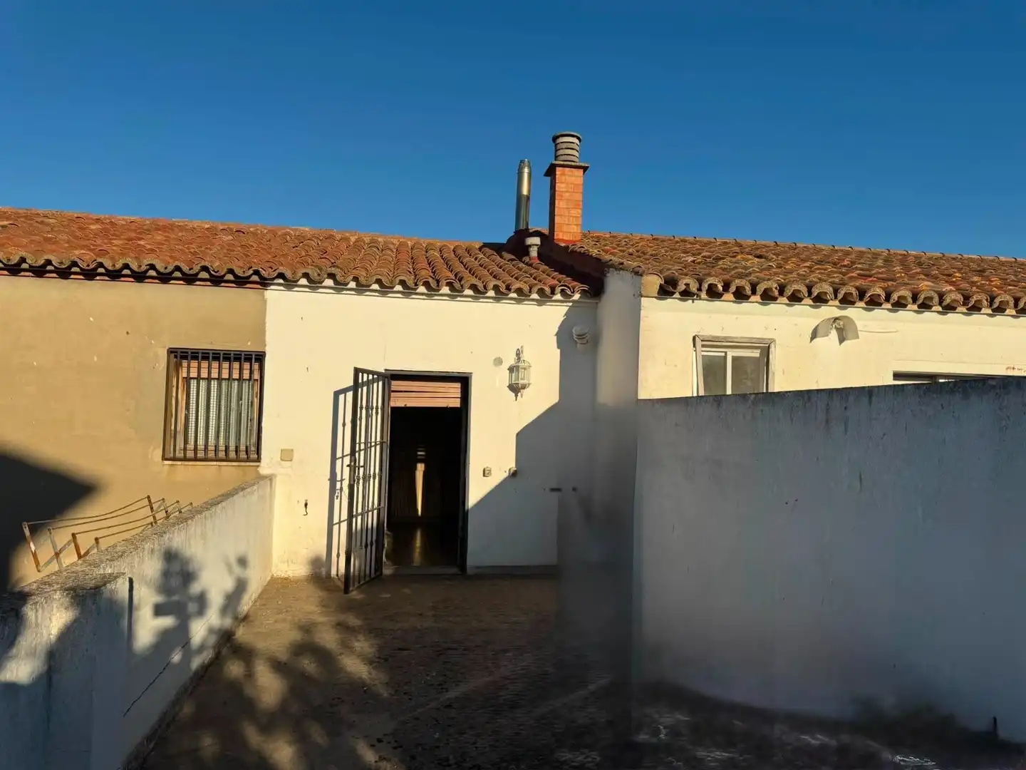 Vista exterior de Finca rústica en venta en Luceni con Aire acondicionado, Calefacción y Jardín privado