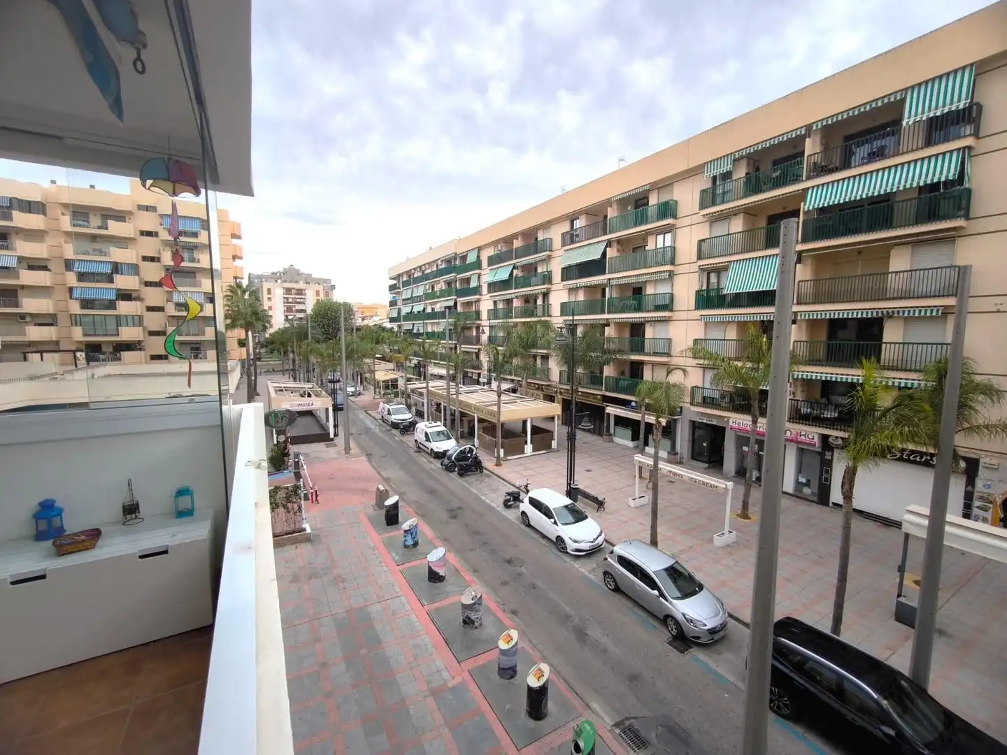 Außenansicht von Wohnung zum Verkauf in Fuengirola mit Klimaanlage, Heizung und Terrasse