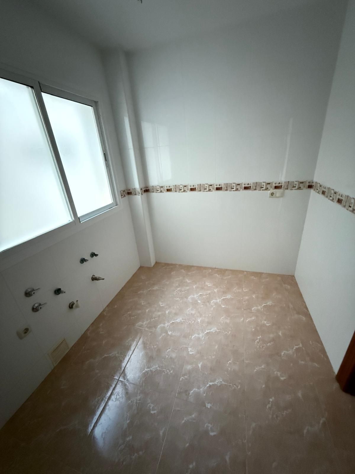 Bathroom of Flat for sale in Adra  with Terrace