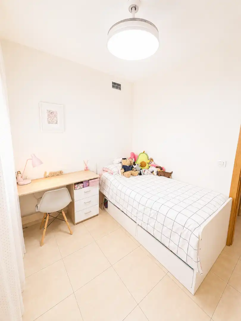 Bedroom of Flat for sale in Sevilla  with Air Conditioner and Community pool