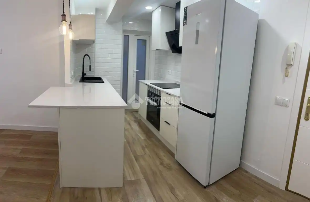 Kitchen of Flat for rent in Getafe  with Air Conditioner and Heating