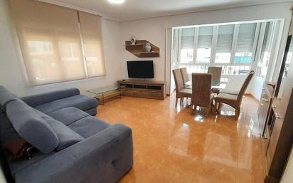 Sala d'estar de Pis en venda en Benidorm amb Aire condicionat i Balcó