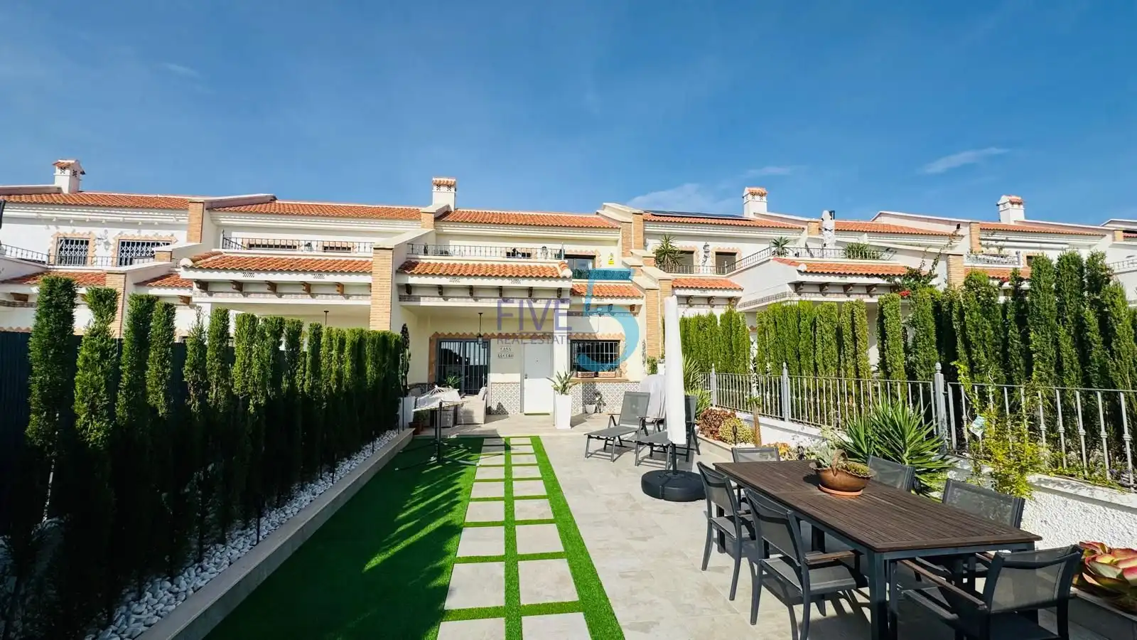 Adosado con terraza en venta en San Miguel de Salinas
