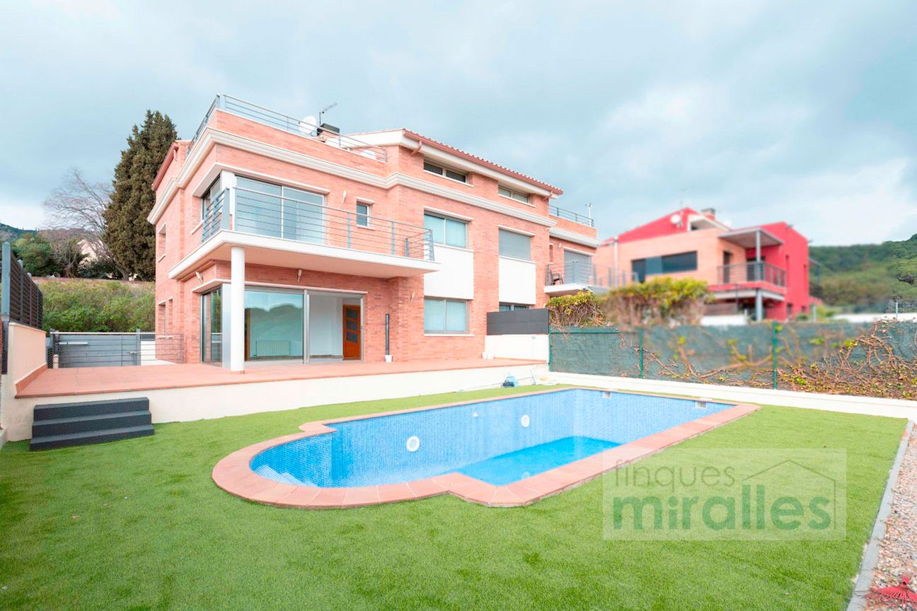 Casa o chalet de alquiler en Carrer Àngel Guimerà, 13