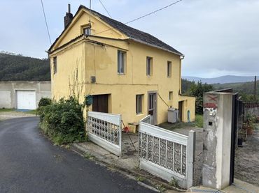 Casa con jardín en venta en Ortigueira