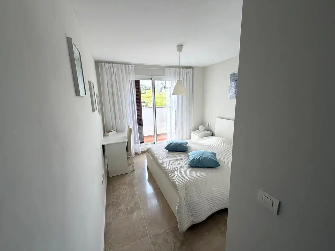Bedroom of Apartments for sale in La Alcaidesa  with Air Conditioner, Heating and Terrace