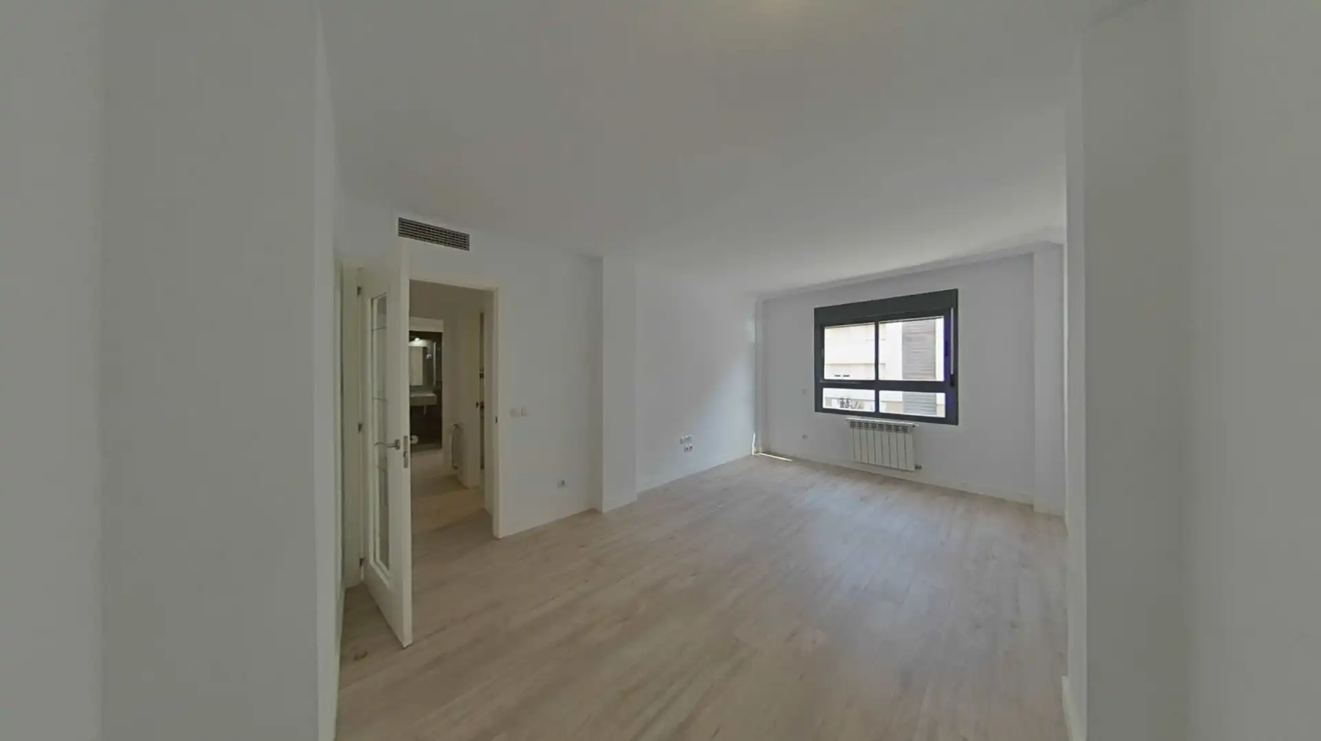 Bedroom of Flat for sale in Madrid  with Air Conditioner, Heating and Parquet flooring