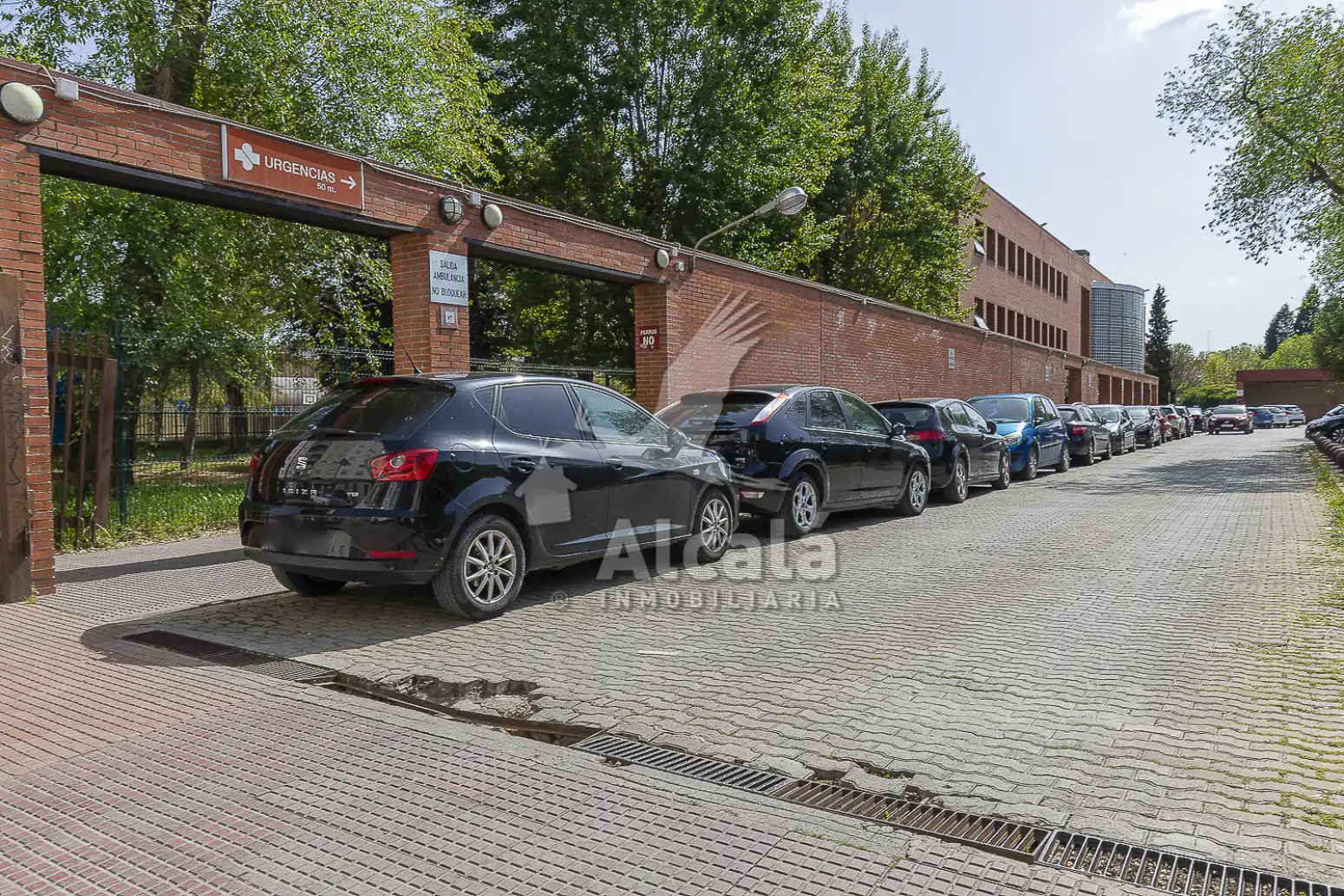 Parking de Piso en venta en Alcalá de Henares con Calefacción, Parquet y Piscina