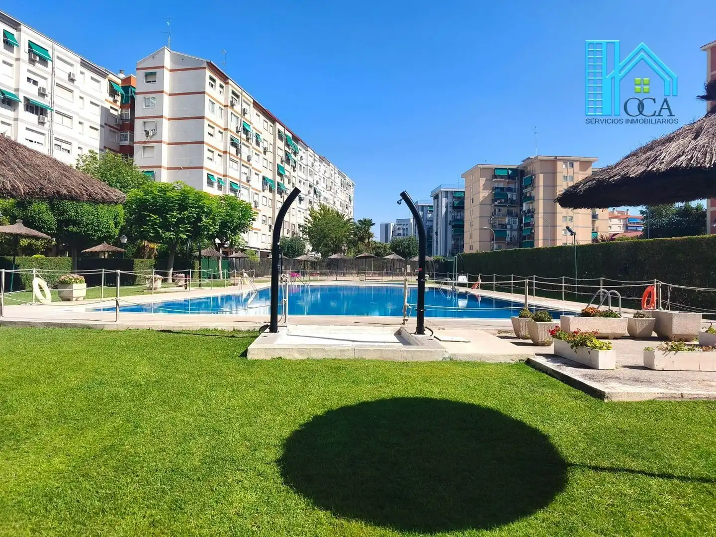 Piscina de Piso en venta en Móstoles con Aire acondicionado, Jardín privado y Piscina comunitaria