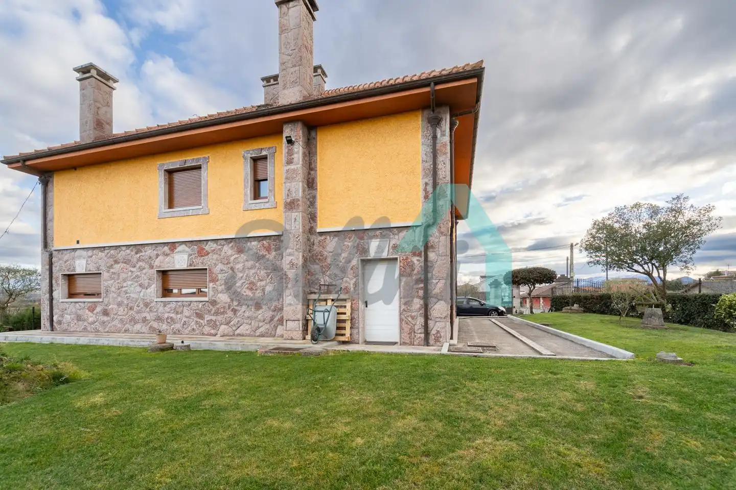 Houses for sale in Camíno De Castañéu, Viella - Granda - Meres