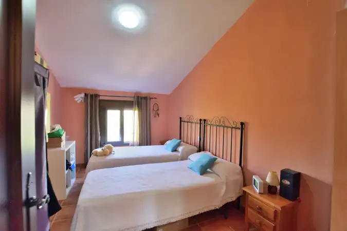 Habitación de Finca rústica en venta en Arriate con Jardín privado, Terraza y Piscina