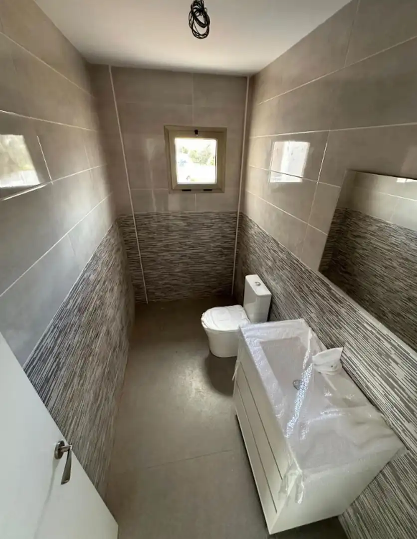 Badezimmer von Haus oder Chalet zum Verkauf in Antigua mit Privatgarten und Terrasse
