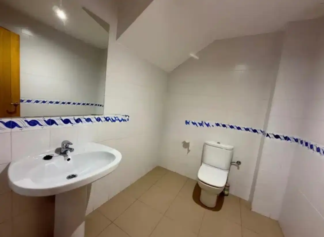 Bany de Casa o xalet en venda en Badajoz amb Aire condicionat, Jardí privat i Terrassa
