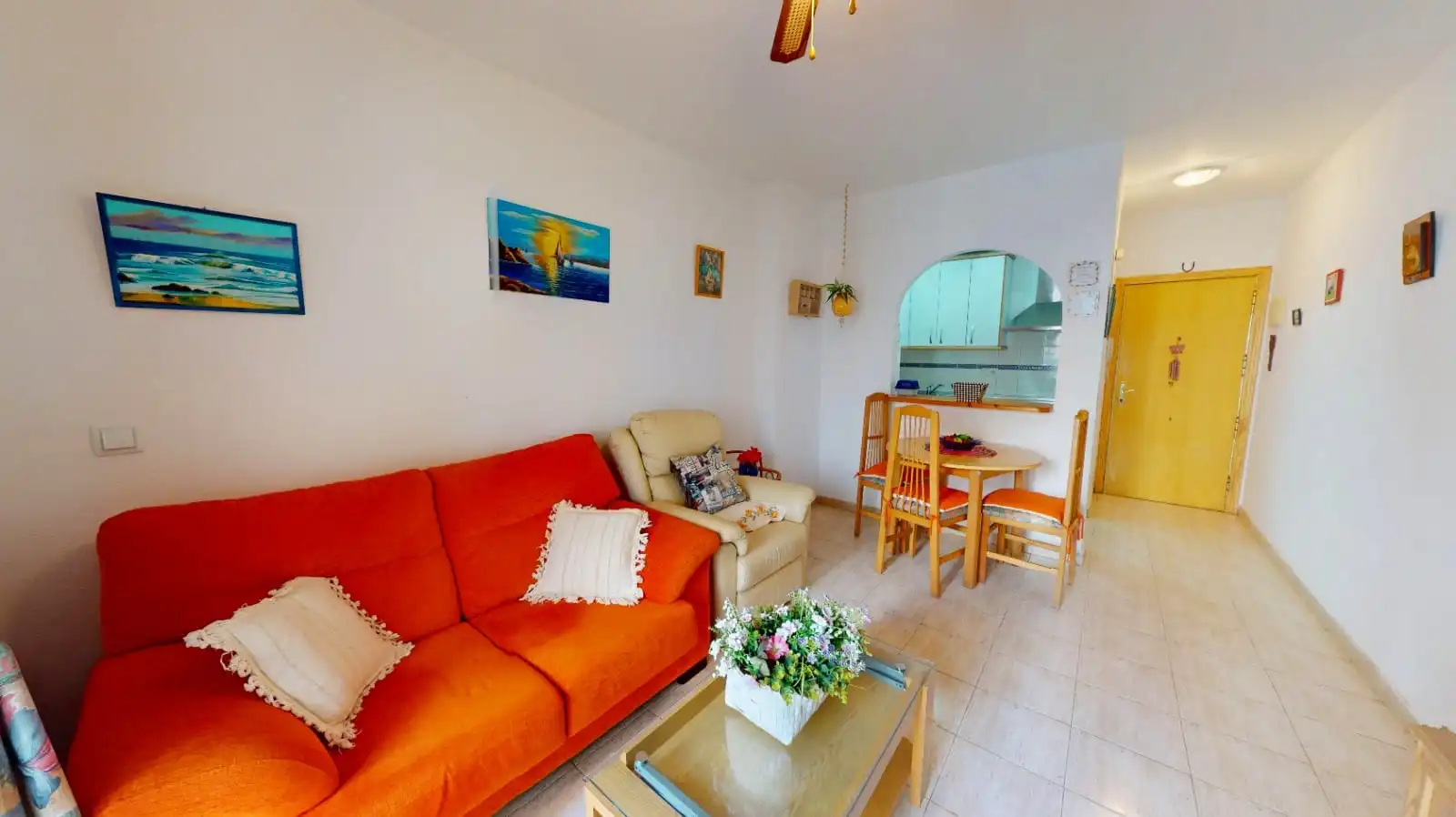 Sala de estar de Piso en venta en Torrevieja con Aire acondicionado, Terraza y Amueblado