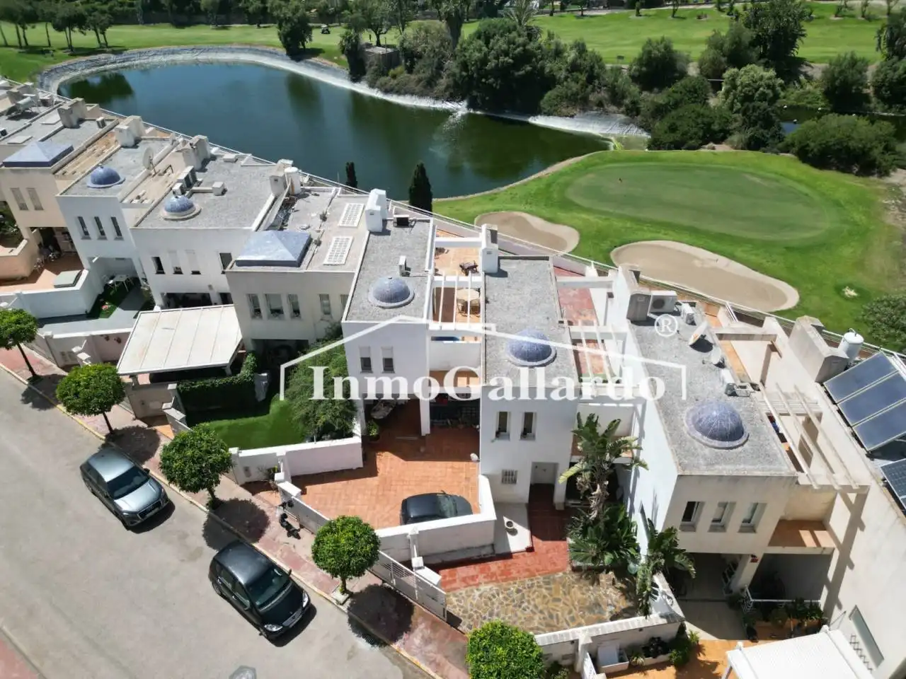 Außenansicht von Haus oder Chalet zum Verkauf in Rincón de la Victoria mit Klimaanlage, Heizung und Privatgarten