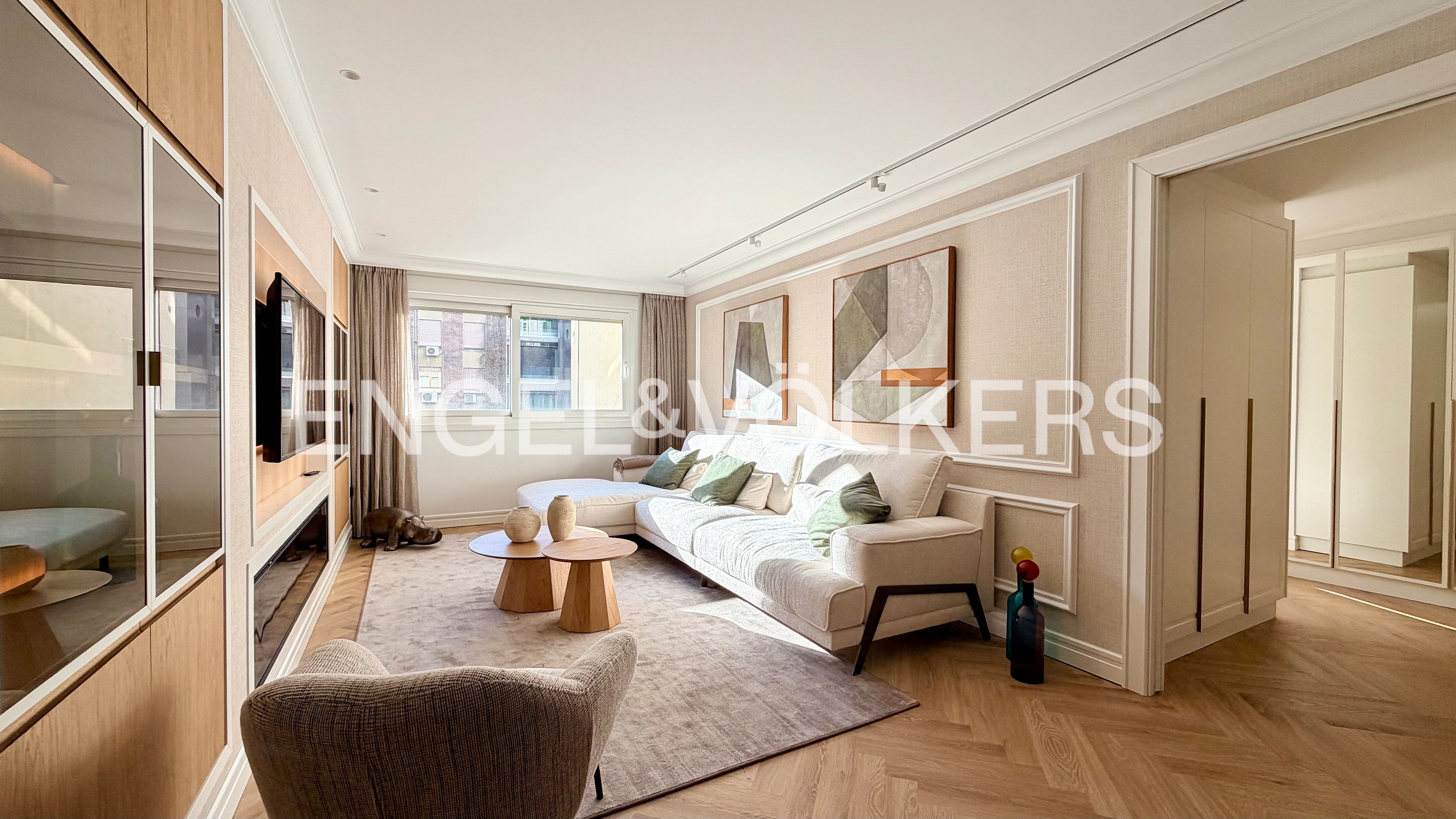 Living room of Flat for sale in  Madrid Capital  with Air Conditioner, Heating and Furnished