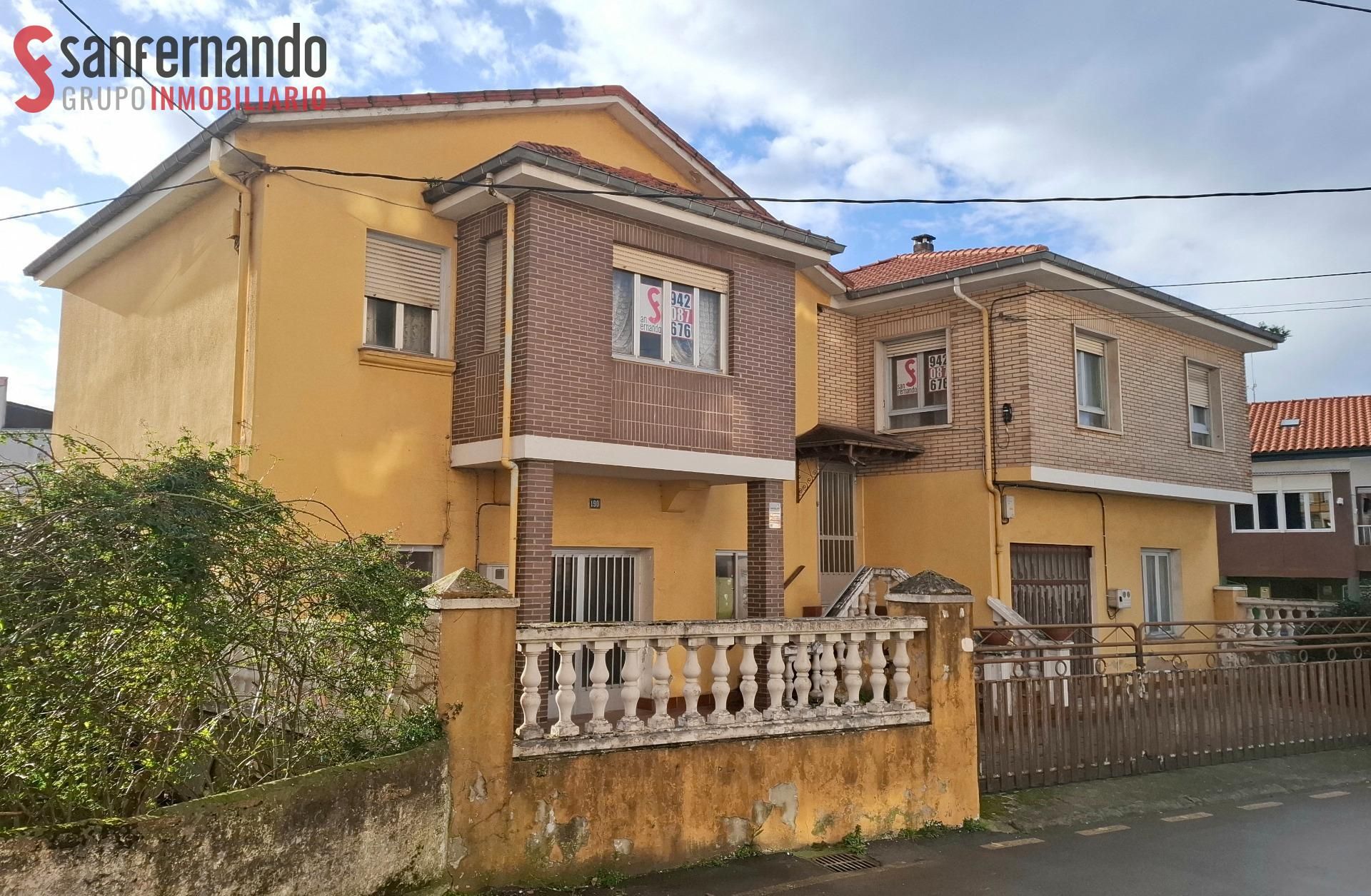 Exterior view of House or chalet for sale in Torrelavega   with Heating, Private garden and Parquet flooring