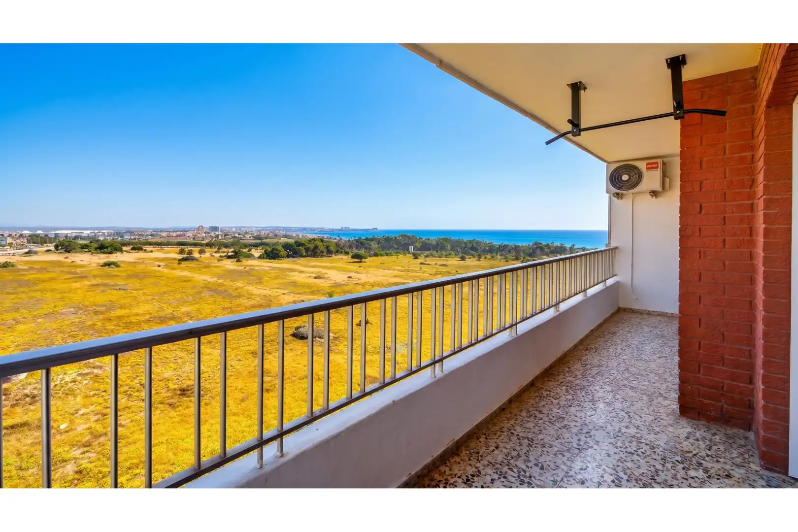 Penthouse with terrace for sale in Punta Prima