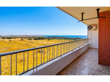 Attico con balcone in vendita a Punta Prima