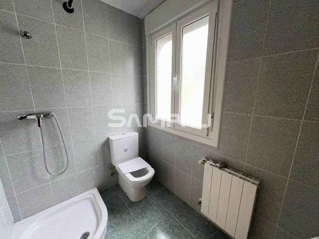 Baño de Piso en venta en Eskoriatza con Calefacción, Jardín privado y Terraza