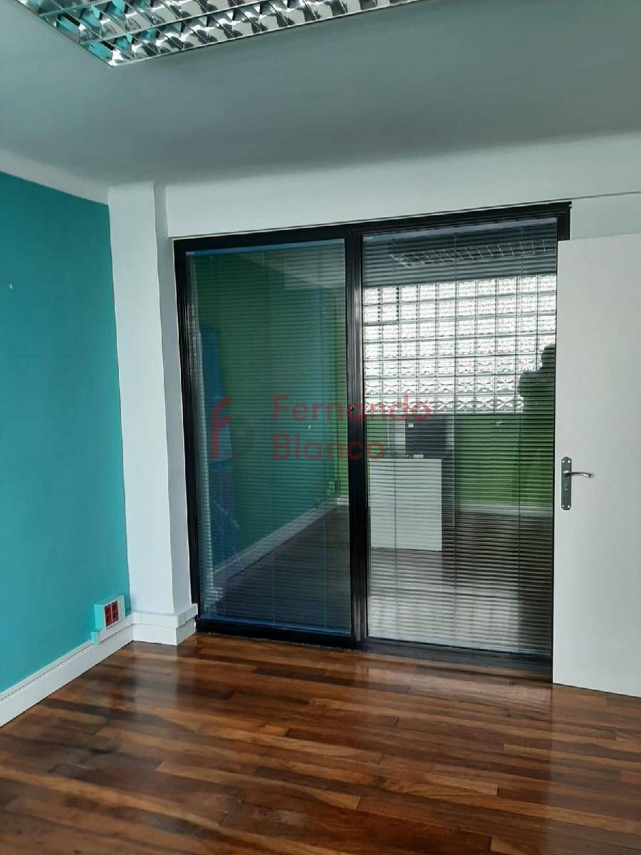 Oficina en venda en Bilbao  amb Calefacció