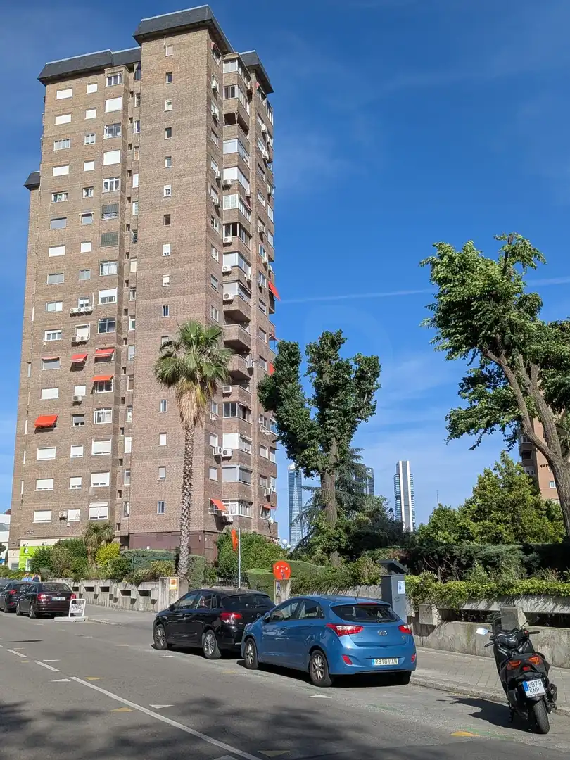 Vista exterior de Piso en venta en Madrid con Aire acondicionado, Calefacción y Terraza