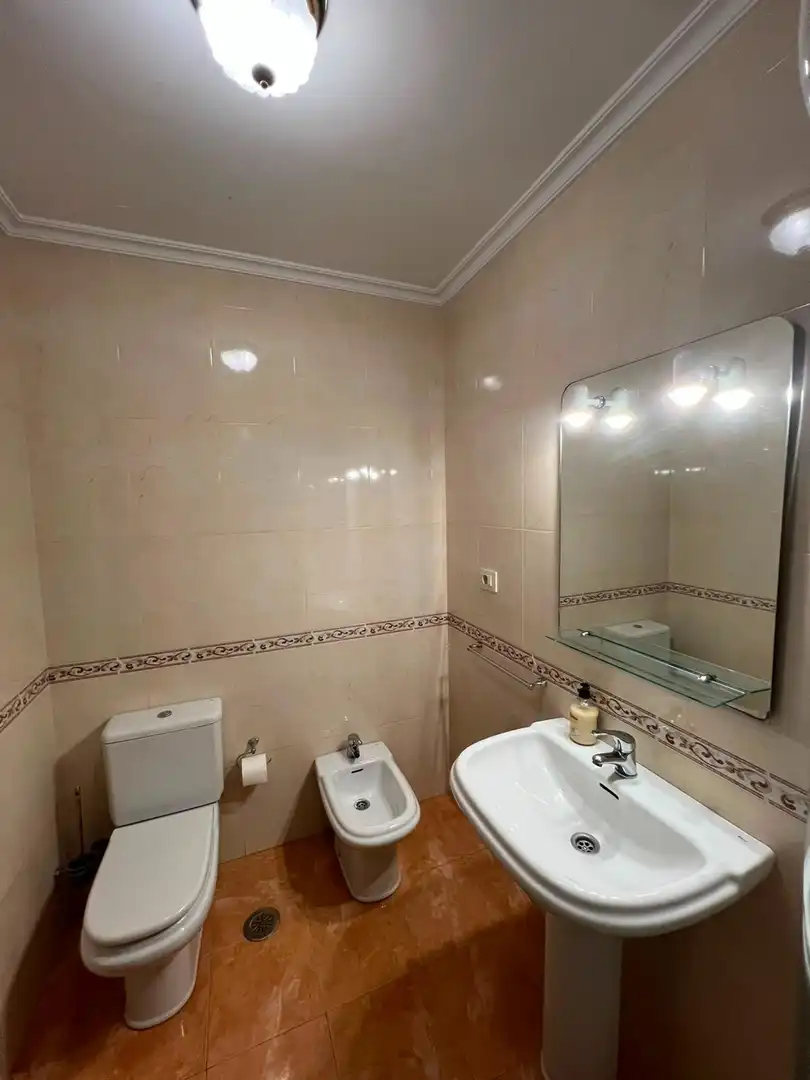 Bathroom of Flat for rent in Vigo   with Furnished and Balcony