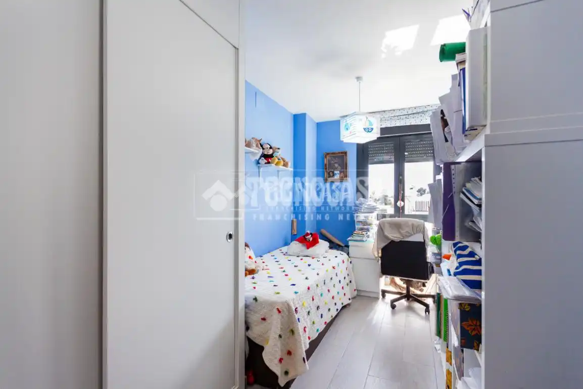 Dormitori de Pis en venda en Vélez-Málaga amb Aire condicionat, Terrassa i Piscina comunitària