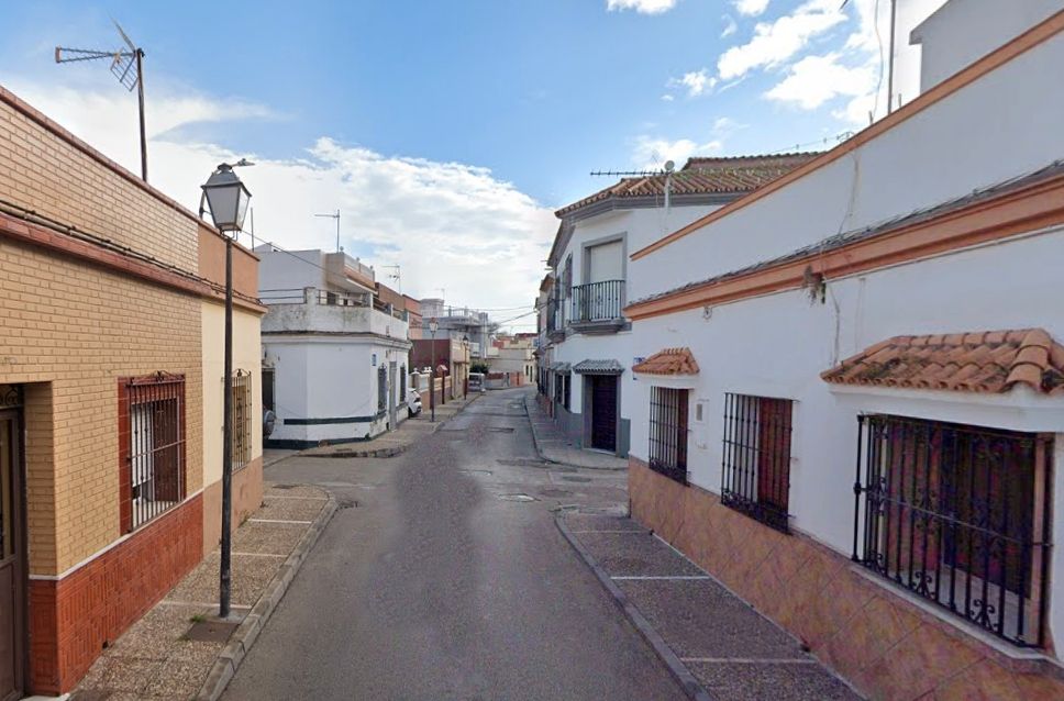 Vista exterior de Casa adosada en venda en San Roque amb Terrassa