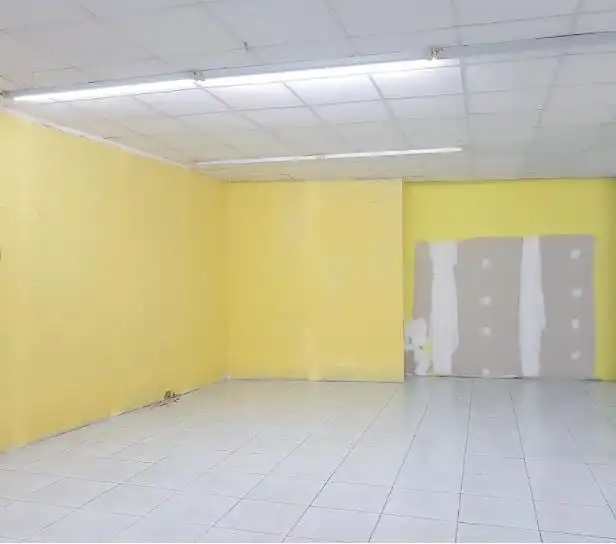 Local comercial en venda a La Robla, imagen 3