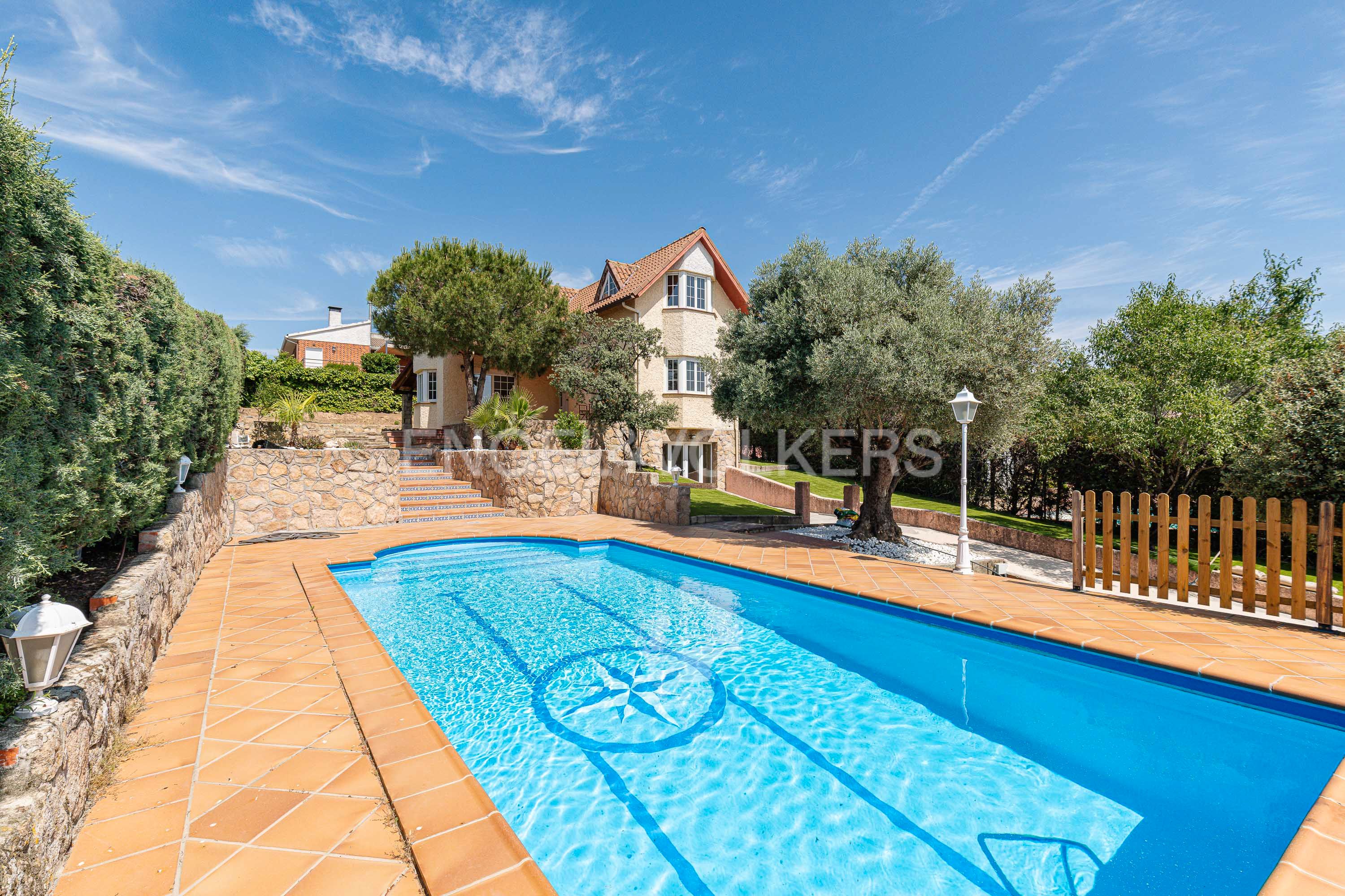 Exterior view of House or chalet to rent in Valdemorillo  with Heating, Private garden and Terrace