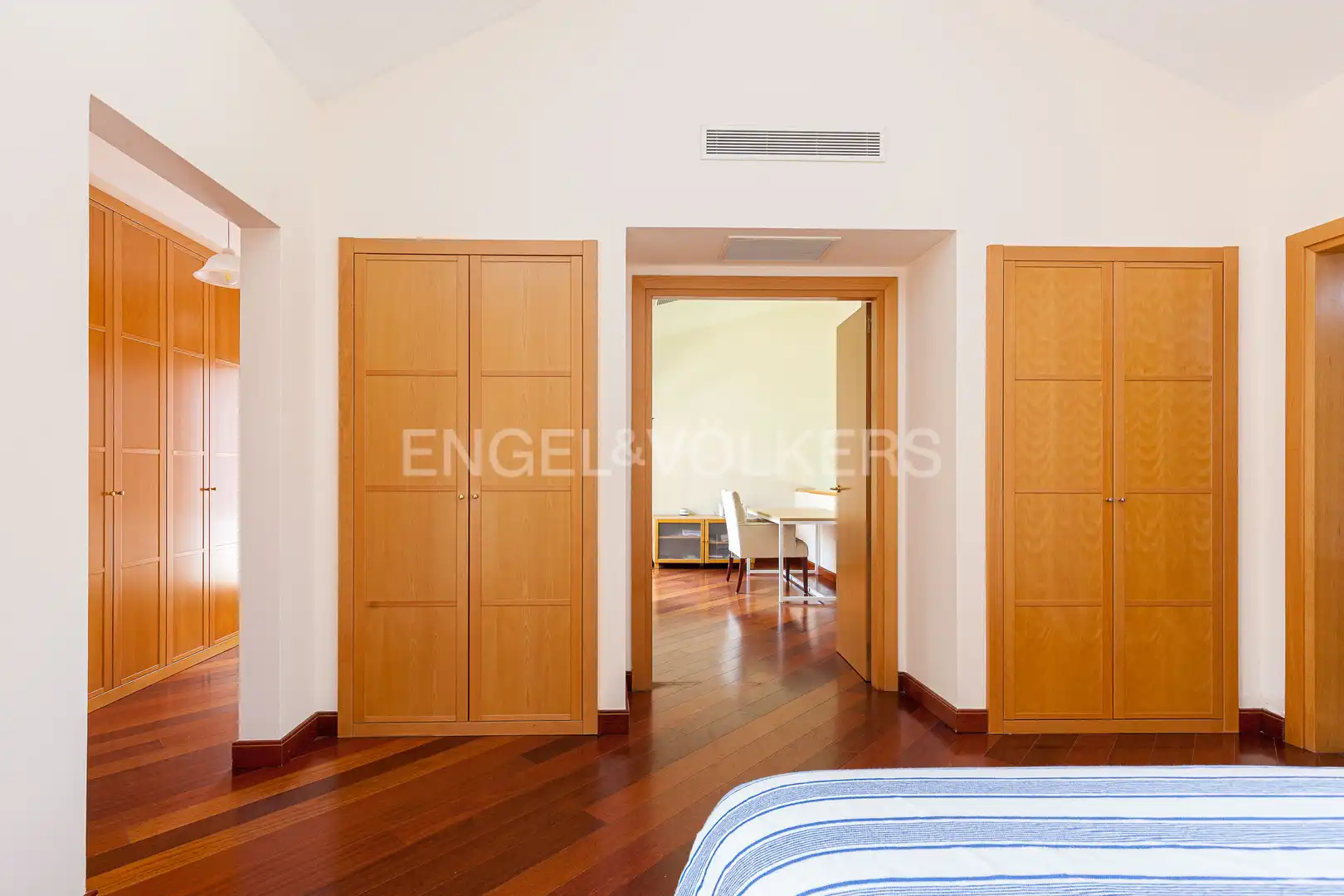Dormitori de Casa o xalet de lloguer en Pozuelo de Alarcón amb Aire condicionat, Calefacció i Jardí privat