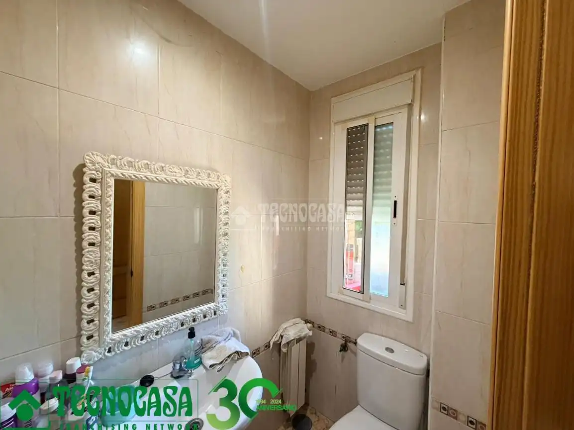 Baño de Casa adosada en venta en Albarreal de Tajo con Aire acondicionado y Jardín privado