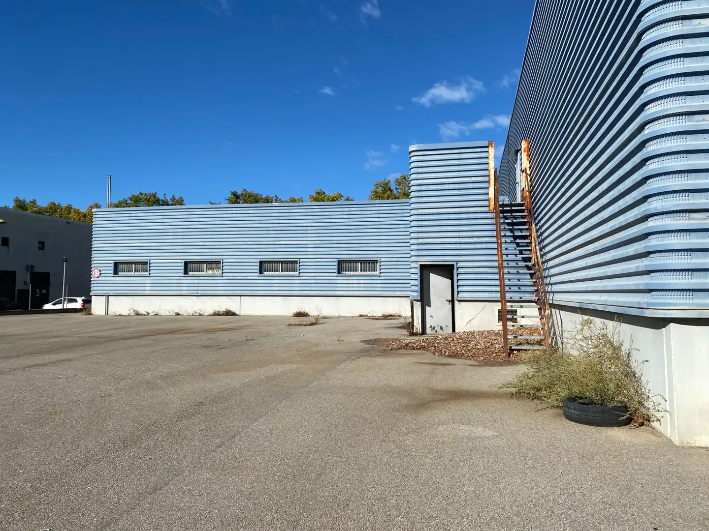 Exterior view of Buildings for sale in Figueres