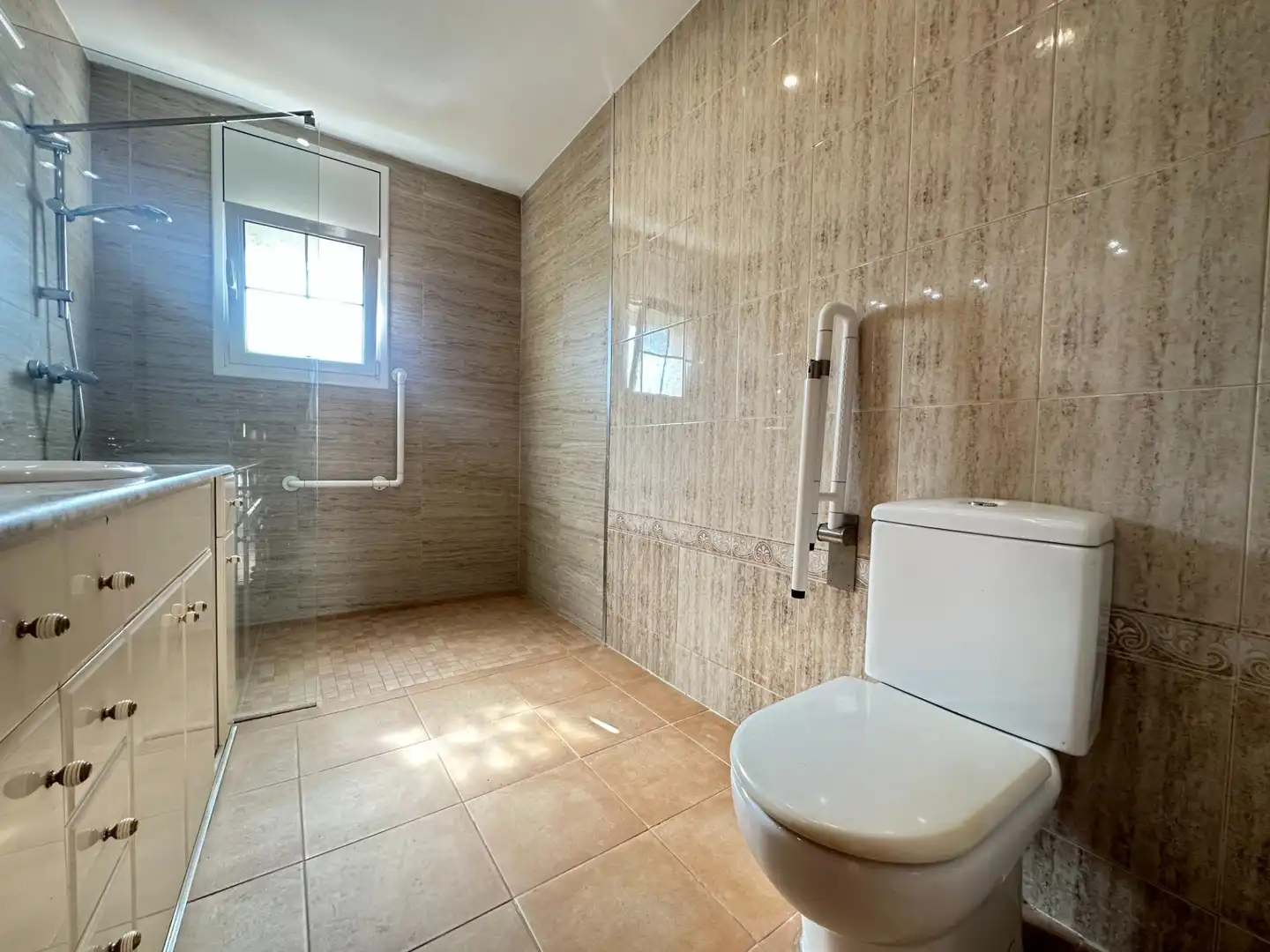 Bathroom of Houses for sale in Rubí  with Air Conditioner, Heating and Private garden
