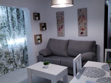 Appartamento con balcone in affitto a Calle Palmera Antigua 12