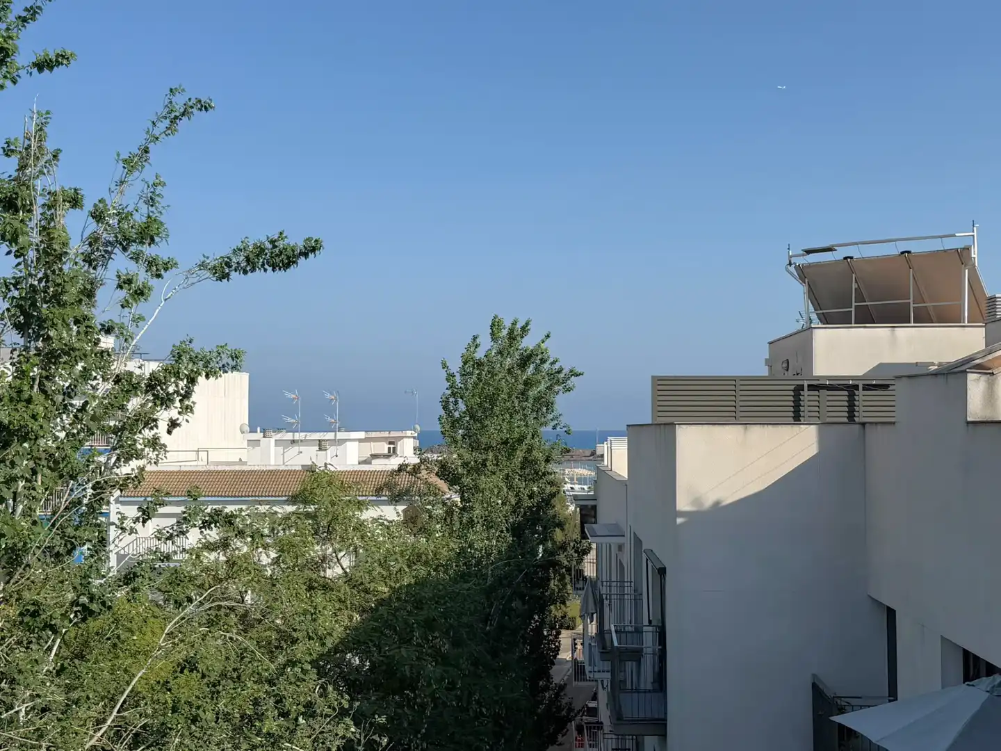 Vista exterior de Piso en venta en Vilanova i la Geltrú con Aire acondicionado, Calefacción y Parquet