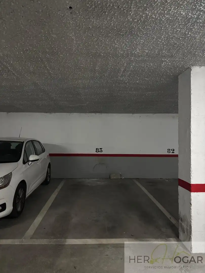 Aparcament de Pis en venda en Toledo amb Calefacció, Parquet i Terrassa