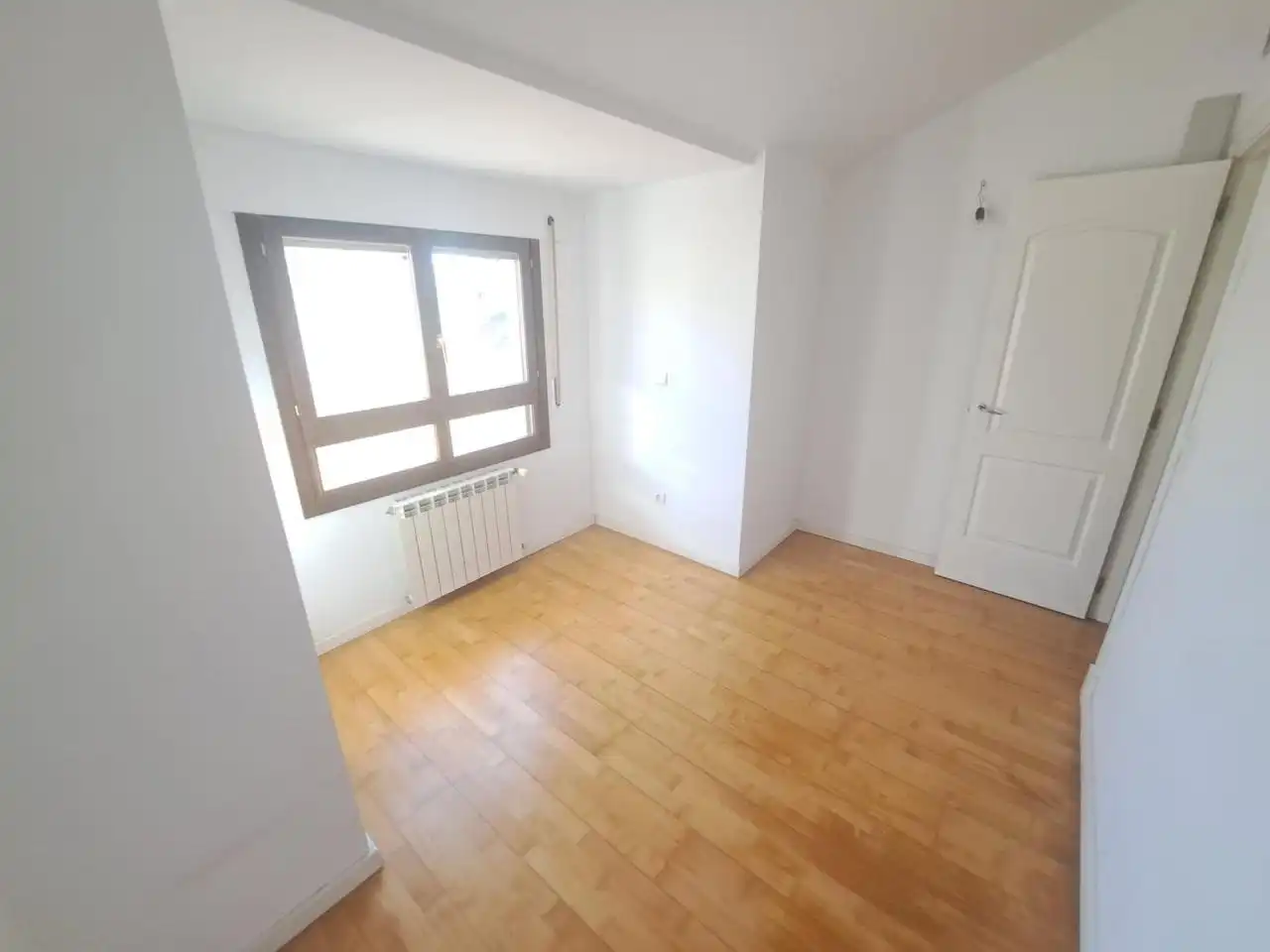 Habitación de Dúplex de alquiler en Zaragoza con Aire acondicionado, Calefacción y Parquet