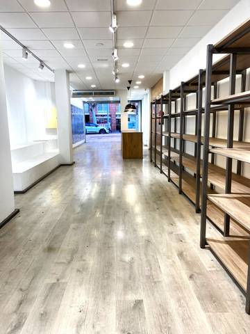 Local comercial en Alquiler en Plaça d'Enric Granados en Catalunya - Fontetes