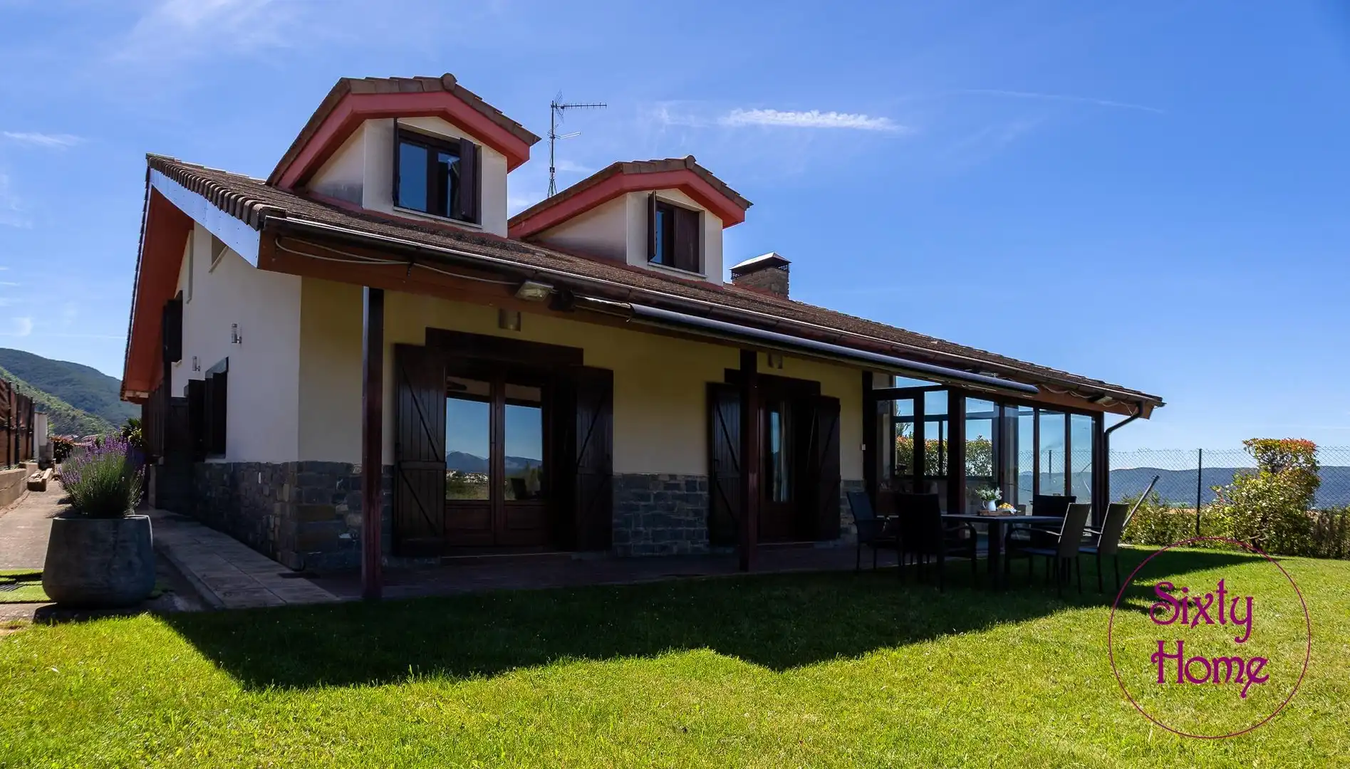 Vista exterior de Casa o chalet en venta en Jaca con Calefacción, Jardín privado y Parquet