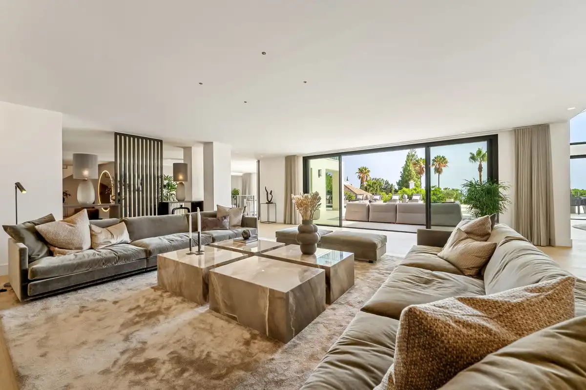 Casa con piscina en venta en San Pedro de Alcántara, imagen 2