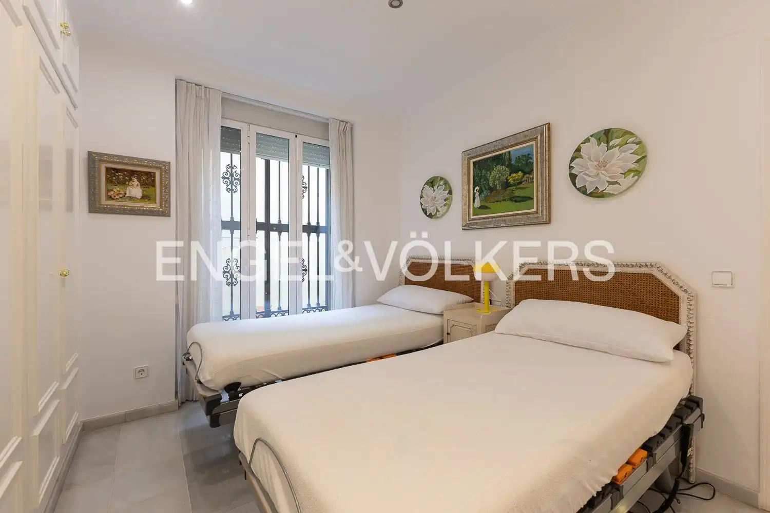 Habitación de Piso de alquiler en Valencia con Aire acondicionado, Calefacción y Amueblado