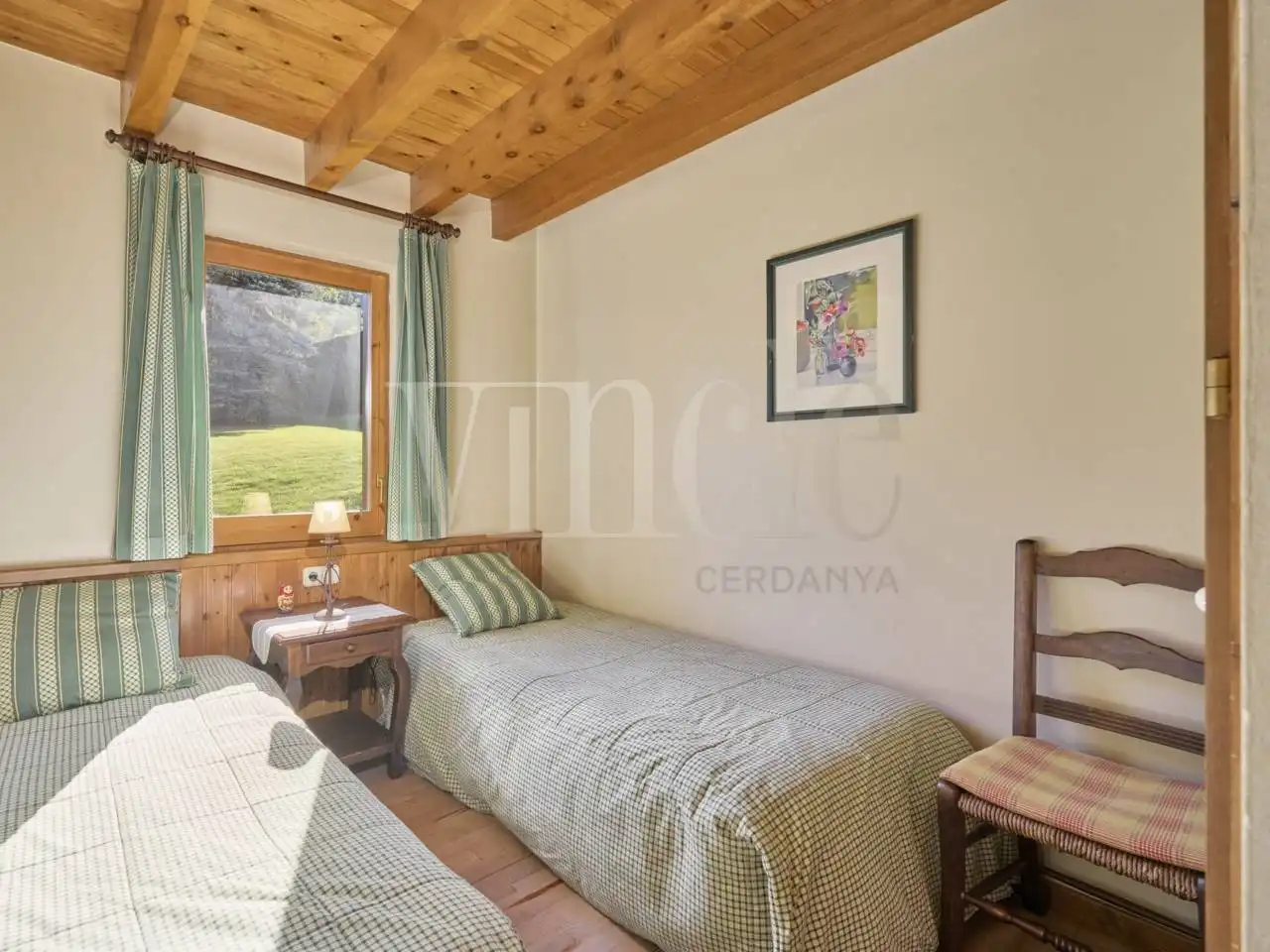 Dormitori de Casa o xalet en venda en Fontanals de Cerdanya amb Calefacció, Jardí privat i Parquet