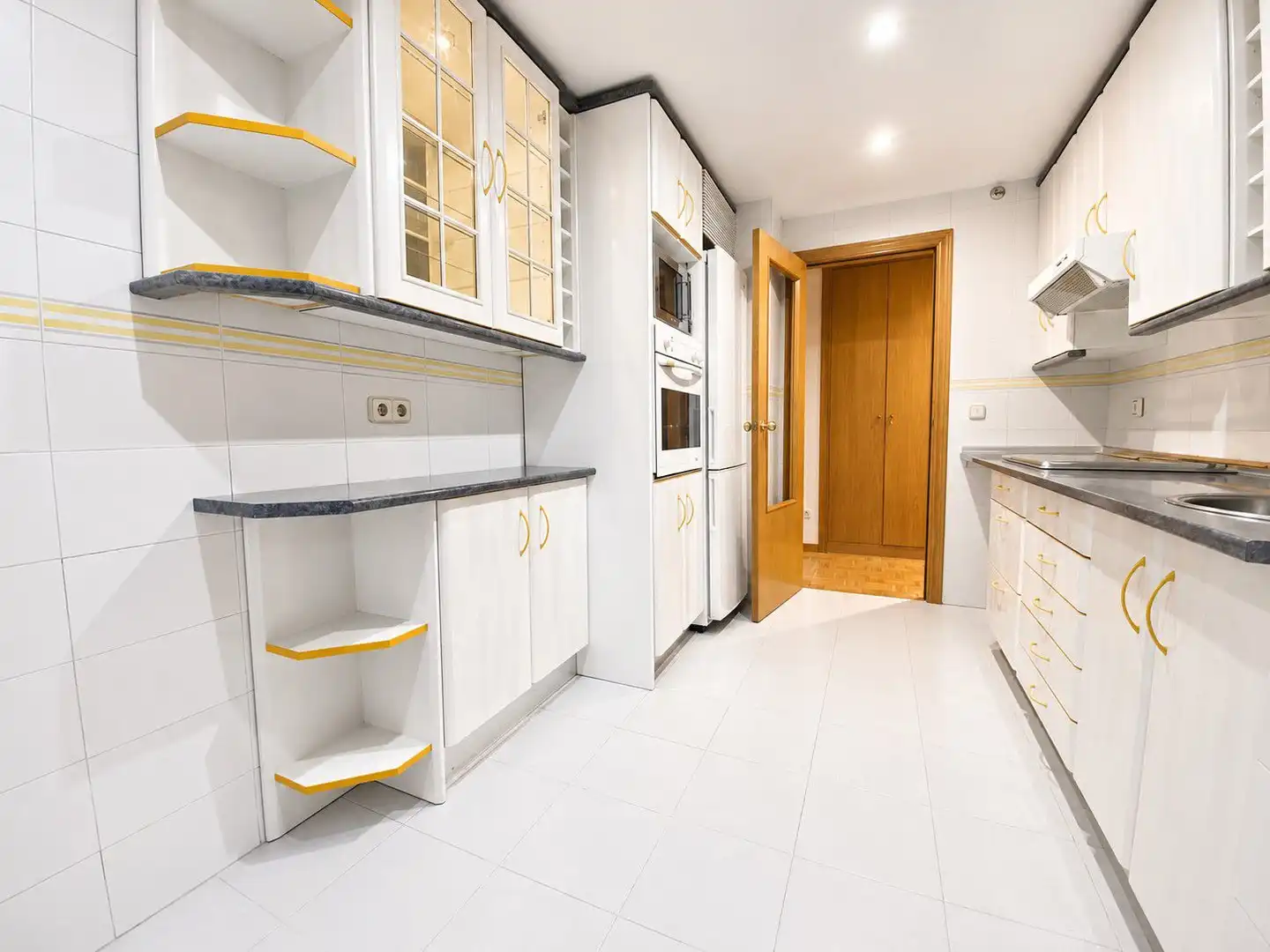 Kitchen of Flat for sale in Torrejón de Ardoz  with Heating and Parquet flooring