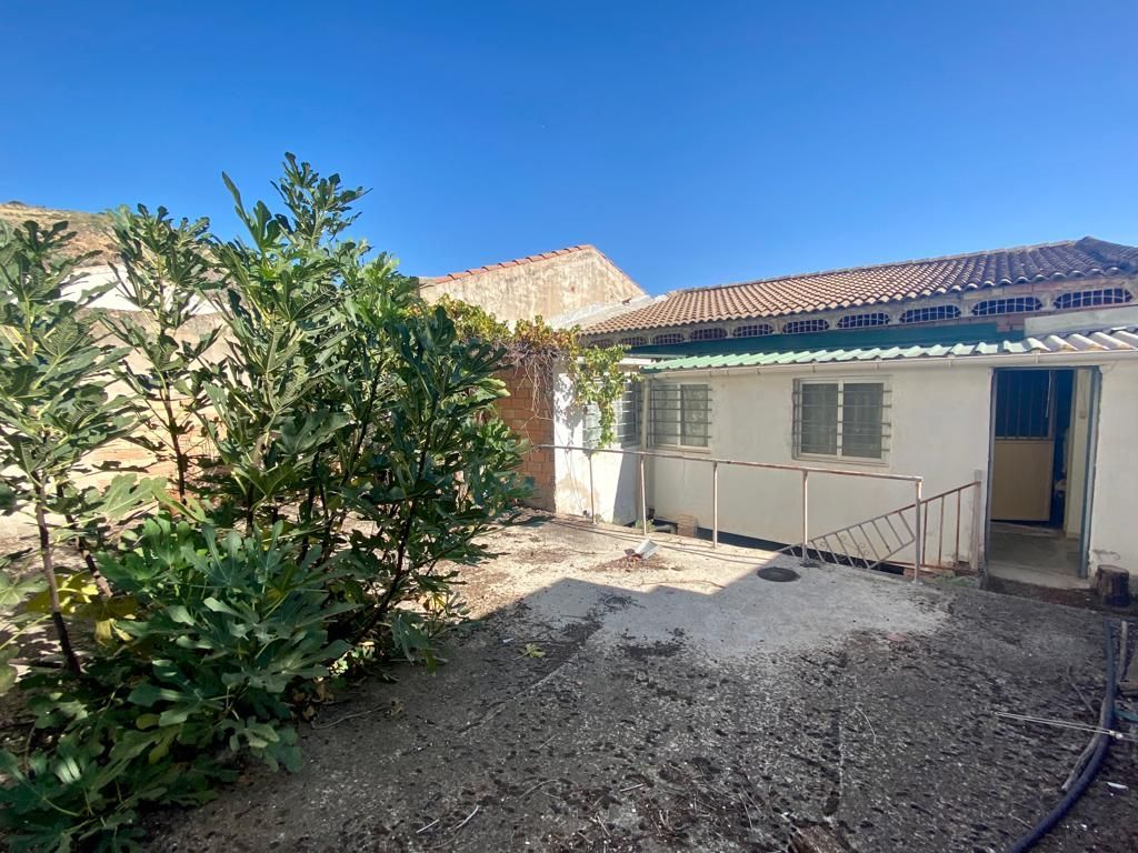 Single-family semi-detached for sale in N/A, -1, Colomera