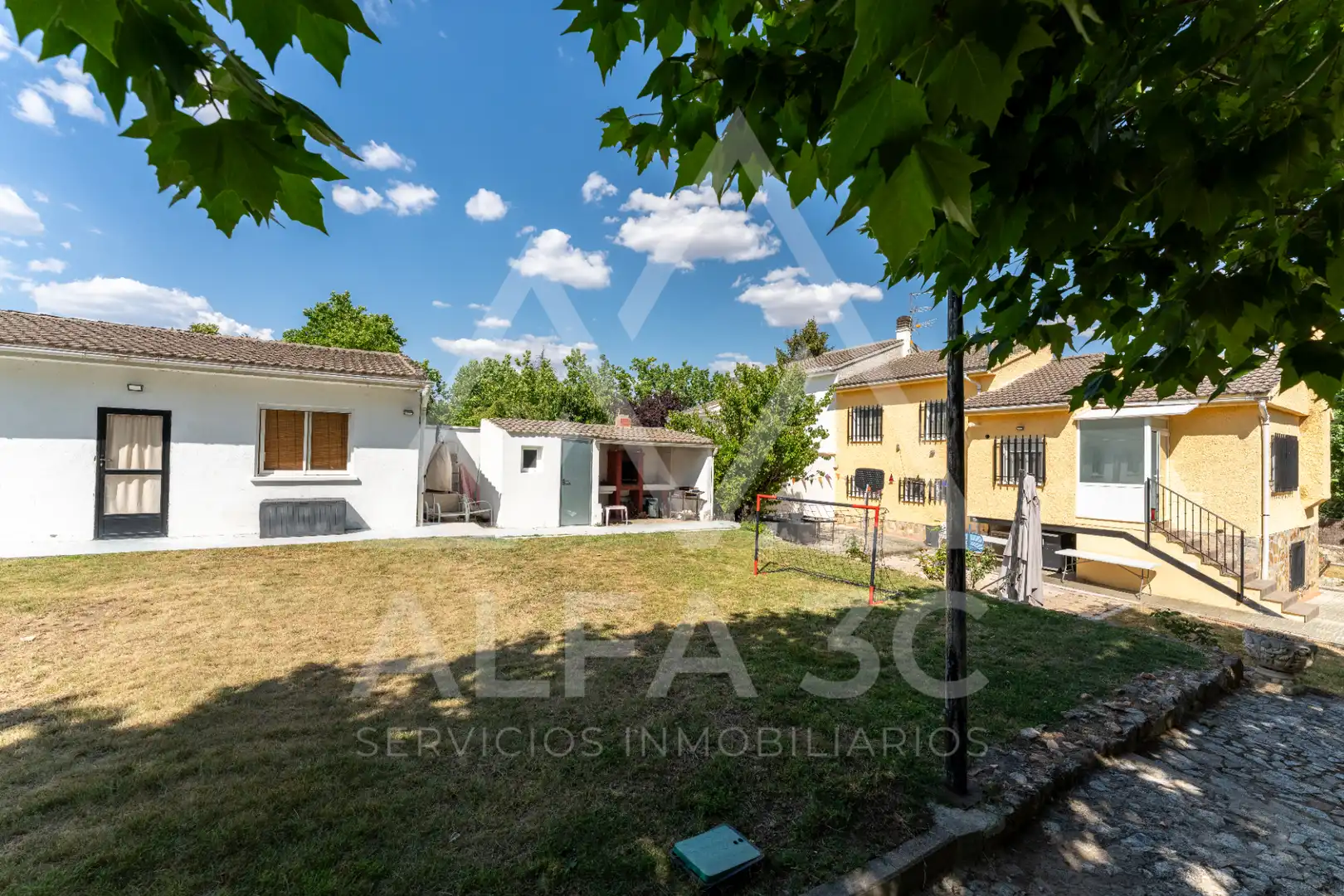 Jardí de Casa adosada en venda en Pedrezuela amb Jardí privat, Terrassa i Traster