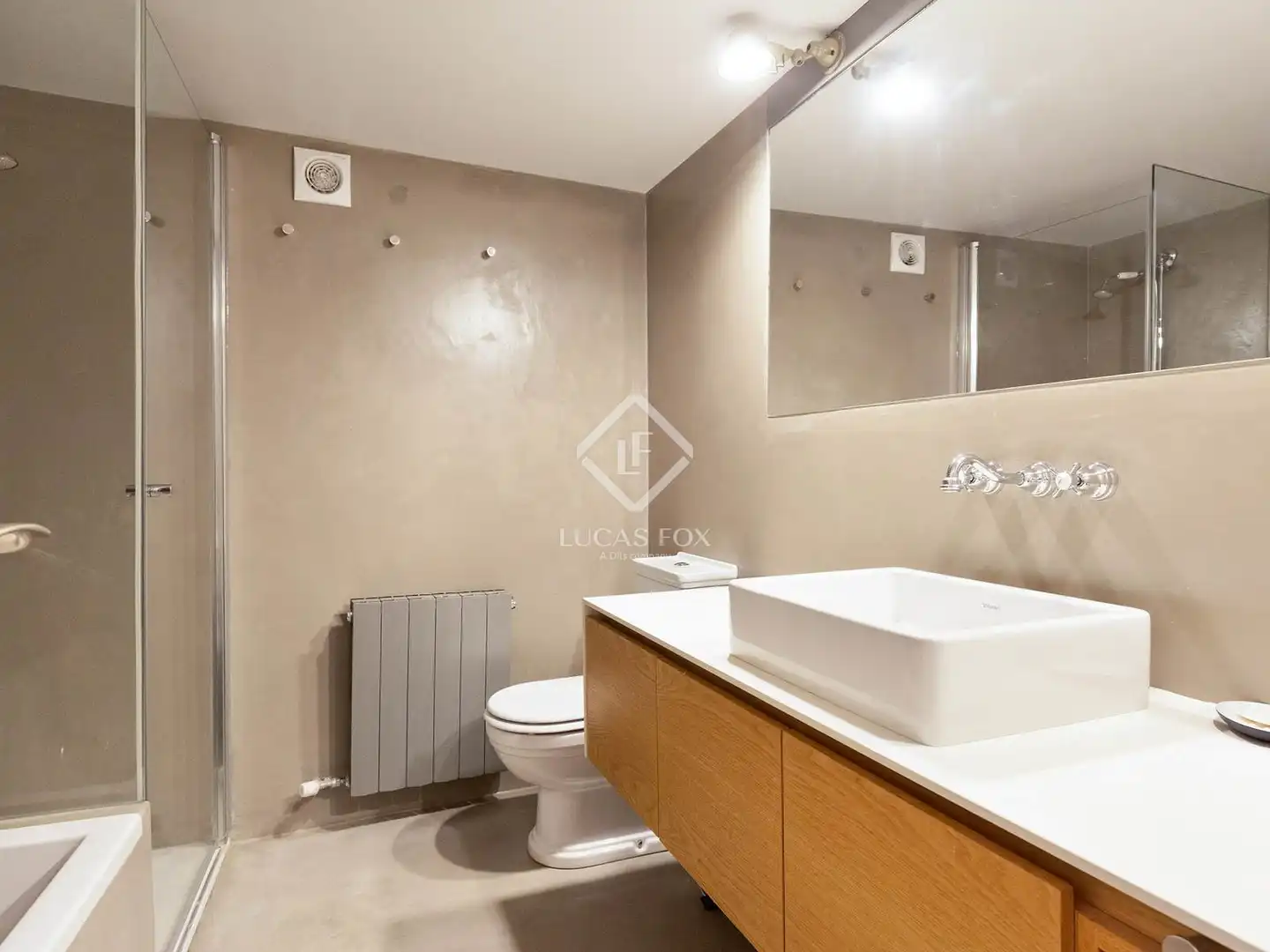 Bathroom of Houses for sale in Sant Cugat del Vallès  with Air Conditioner, Private garden and Storage room