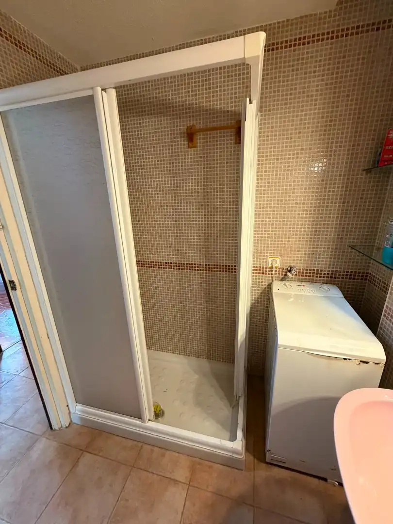Badezimmer von Einfamilien-Reihenhaus zur Miete in La Manga del Mar Menor mit Privatgarten, Terrasse und Möbliert
